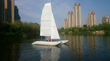 Chine Kayak à voile gonflable à deux voiles, voile catamaran gonflable portable fournisseur