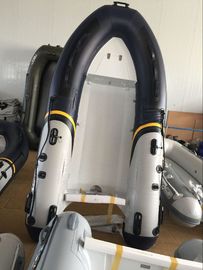 Chine Bateau gonflable en aluminium pour 3 personnes avec un grand casier à voûte en PVC ou Hypalon fournisseur