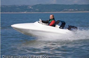 Chine Un yacht de plaisance simple de 15 ch pour se détendre et pêcher, 2 personnes maximum. fournisseur