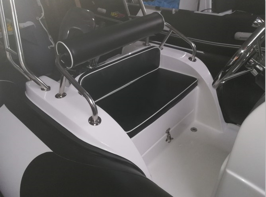 2022 bateau gonflable rigide à côtes 13ft orca rib390C avec cabine arrière et console centrale fournisseur