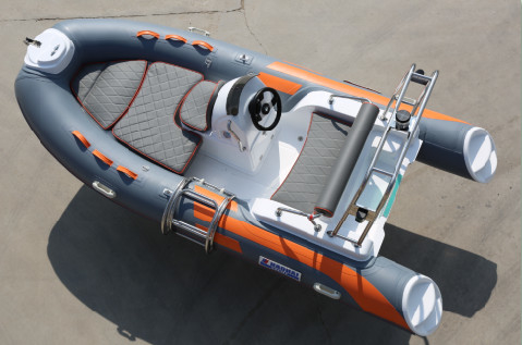 2022 conception créative grande terrasse avec réservoir de carburant amovible bateaux gonflables à côte 13 pieds côte390CL fournisseur