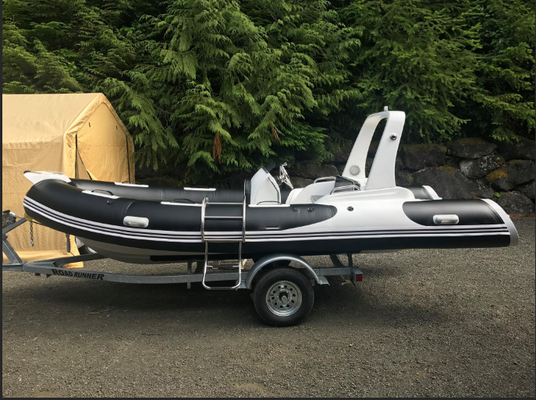 2022 bateau gonflable avec moteur en PVC de 17 pieds ou hypalon avec terrasse en gris clair RIB520C fournisseur