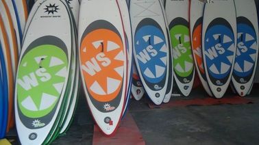 Une planche gonflable debout de 12 pieds, des planches de paddle personnalisées attrayantes avec un coussin EVA. fournisseur