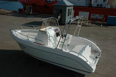 Yacht de plaisance simple de 6 m avec moteur hors-bord blanc fournisseur