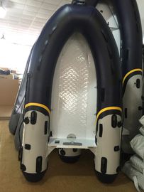 Barque de pêche pour 3 personnes Large 157 cm, tube en PVC 270 cm Barques en aluminium marine fournisseur