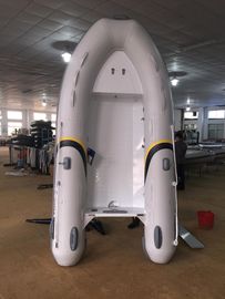 Des bateaux de travail en aluminium durables de 300 cm, à coque en aluminium, double fond gonflable. fournisseur