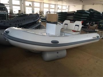 Bateaux de pêche commerciaux en aluminium coloré Facile à entretenir 4,2 m pour 9 passagers fournisseur