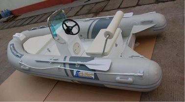Petit bateau gonflable à fond dur facile à transporter de 300 cm avec petite console centrale fournisseur