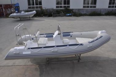 Bateau à petite côte de grande capacité à coque rigide 480 cm Console centrale en PVC avec coussins fournisseur