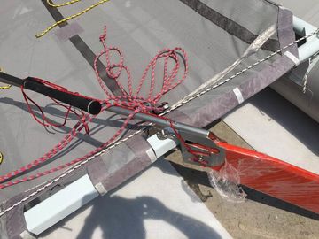 Bateau gonflable en PVC jaune à 4,5 m T6 à mât en aluminium avec deux voiles fournisseur