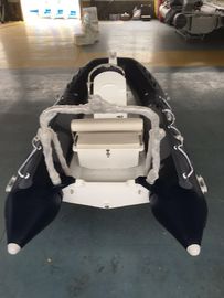 En dehors de la couche de PVC petit bateau de côtes 3,9m résistance à l'abrasion avec les extrémités de pas en fibre de verre fournisseur