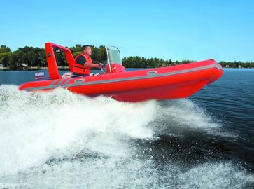 Bateaux gonflables de pêche en PVC, Bass Boat gonflables avec échelle de lancement fournisseur