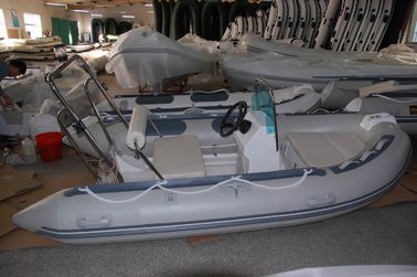 Bateau gonflable en PVC pour 5 personnes pour la pêche. fournisseur
