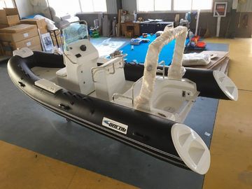 Bateau en PVC de 17 pieds, bateaux gonflables à côte, bateaux à côte520, réservoir de carburant pour lit solaire avec console centrale fournisseur