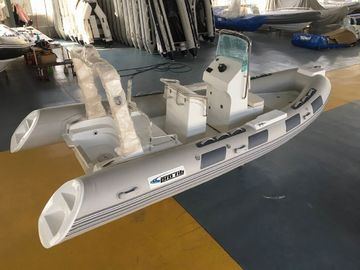 Bateau en PVC de 17 pieds, bateaux gonflables à côte, bateaux à côte520, réservoir de carburant pour lit solaire avec console centrale fournisseur