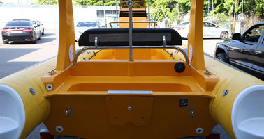 Un bateau gonflable portatif de 580 cm, à coque gonflable avec double moteur. fournisseur
