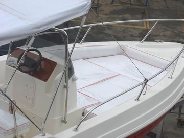 Des yachts professionnels de pêche sportive sur mesure, un petit voilier de 6,65 m pour se détendre fournisseur
