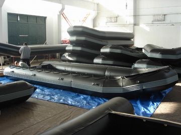 Bateau de sport gonflable noir PVC / Hypalon Bateau de ferry fait à la main avec une grande capacité fournisseur