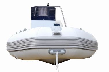 Bateau en aluminium confortable de luxe 500 cm Bass Bateau de pêche avec console centrale fournisseur