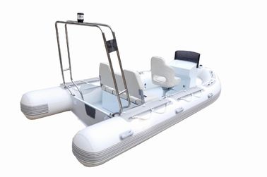 Bateau en aluminium confortable de luxe 500 cm Bass Bateau de pêche avec console centrale fournisseur