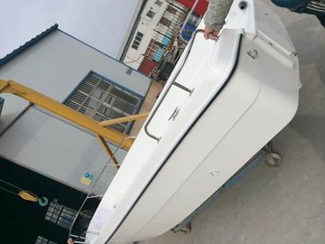 FRP Hull Fiberglass Bateaux de pêche à toit fixe Petits bateaux en fibre de verre pour le tourisme fournisseur