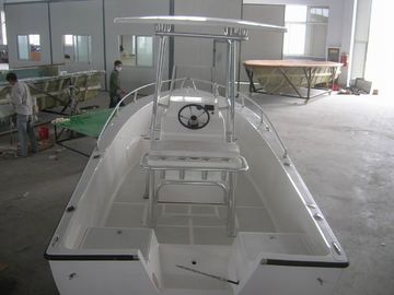 Bateaux de pêche à pontoon à coque en fibre de verre, bateaux gonflables pour 6 personnes avec console centrale fournisseur