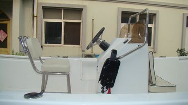 Bateaux de pêche en fibre de verre résistant à l'érosion Facile à utiliser 6,8 M Pour les parcs aquatiques fournisseur