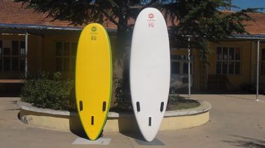 Une planche gonflable pour enfants, longue de 8 pieds, épaisse de 4 pouces. fournisseur