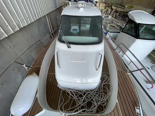 2023 nouveau bateau de pêche en fibre de verre de 7,6 m pour la détente et les loisirs avec cabine pour la mer fournisseur