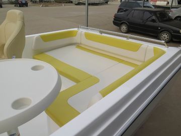 Sport de luxe en fibre de verre Plaisirs simples Yacht de 3 à 8 personnes Passagers fournisseur