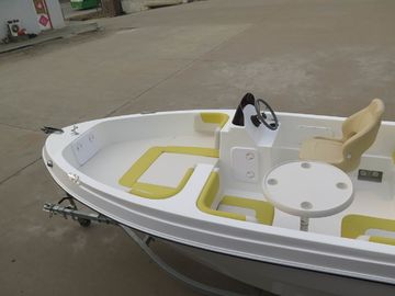 Un yacht de plaisance en fibre de verre confortable de 5 m de 40 ch avec tous les coussins fournisseur