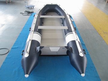 Bateau gonflable en PVC de 470 cm, facile à prendre contre l'abrasion avec pompe à pieds pour les courses d'eau fournisseur
