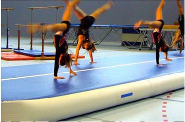 Tapis de gymnastique gonflables de haute qualité en différentes tailles fournisseur